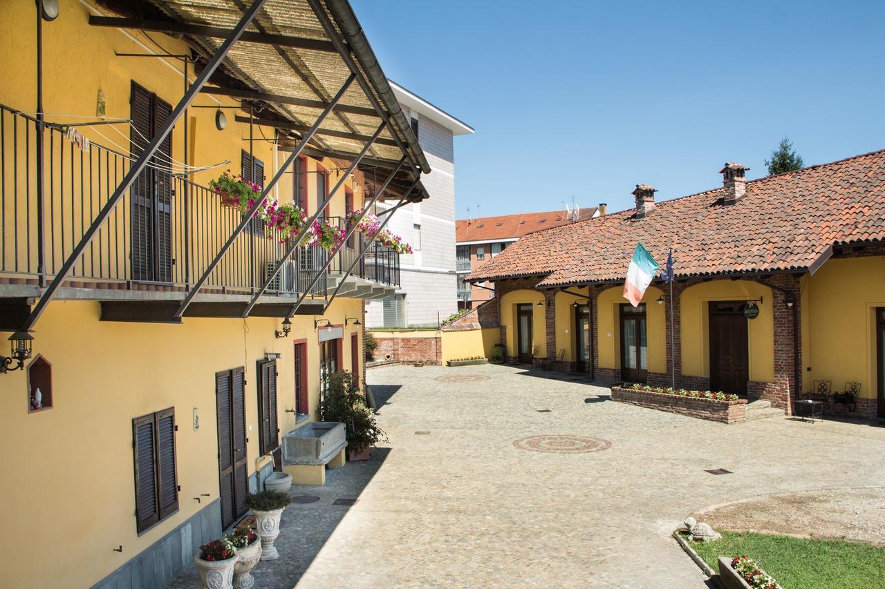 Casa Del Grande Vecchio Bed & Breakfast Airasca Exterior photo