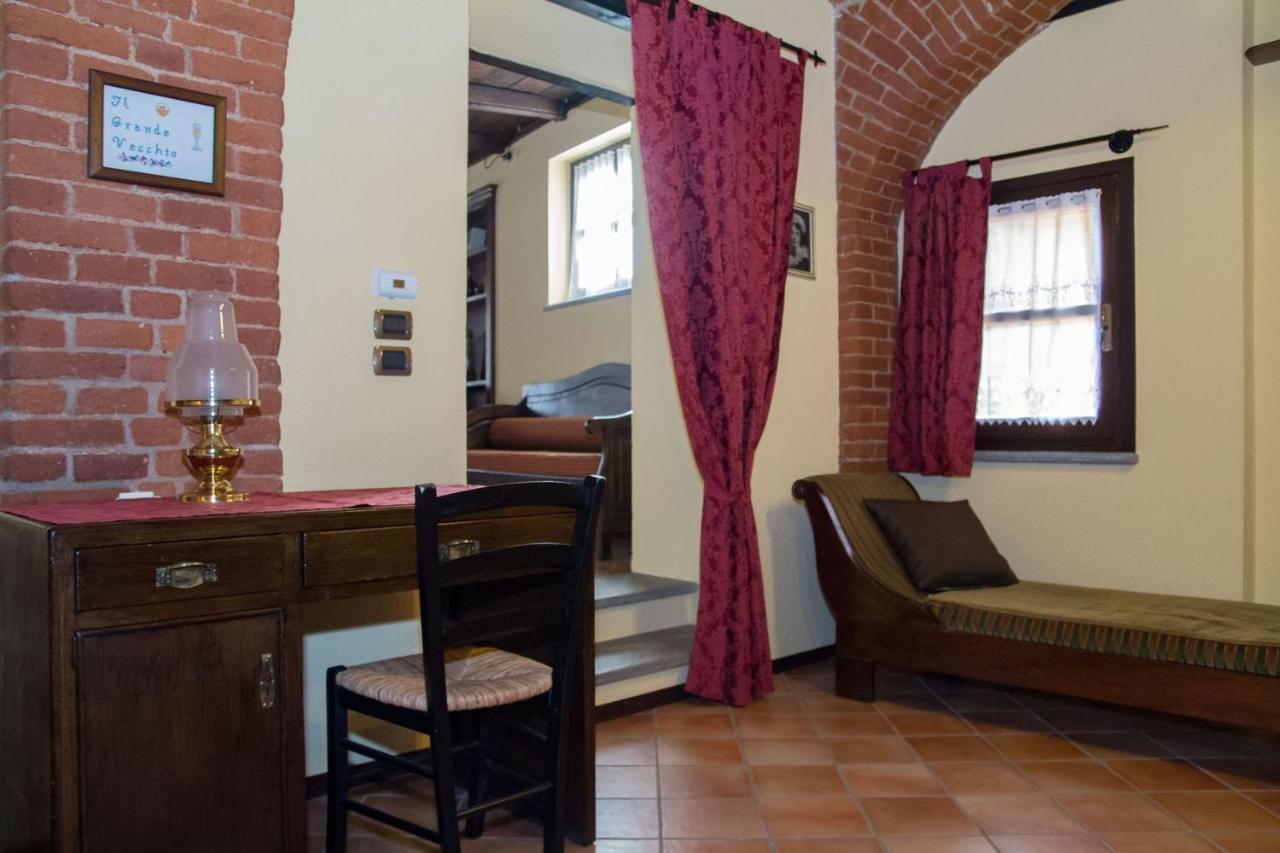 Casa Del Grande Vecchio Bed & Breakfast Airasca Exterior photo